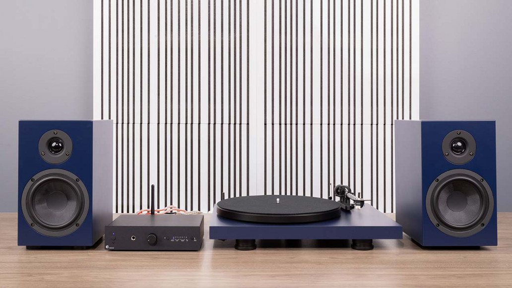 BE A SHOW-OFF THIS HOLIDAY SEASON – AND MAKE HI-FIDELITY SOUND THE STAR OF THE SHOW
