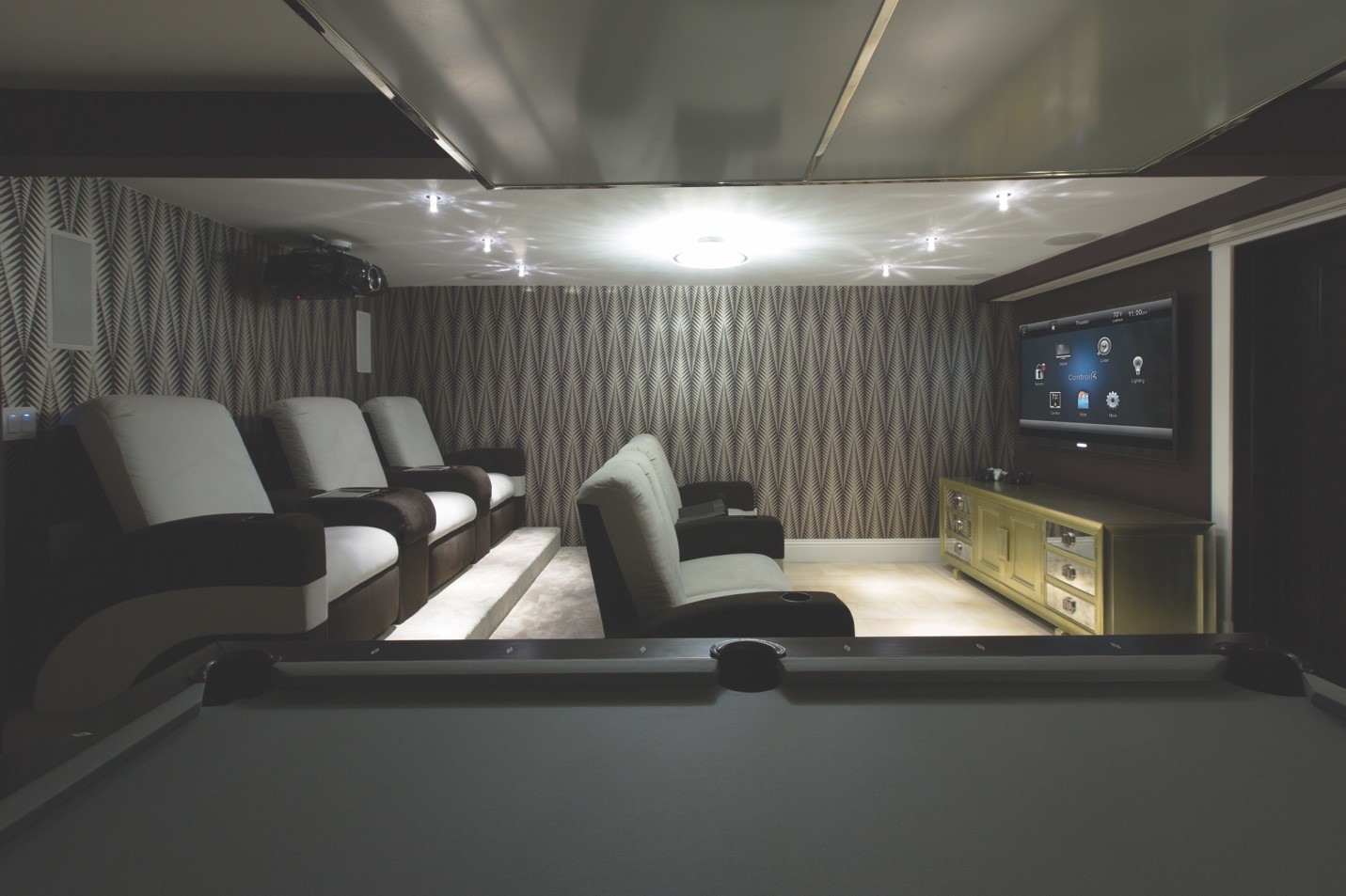 Find the Right High-End Receiver for Your Home Theater System