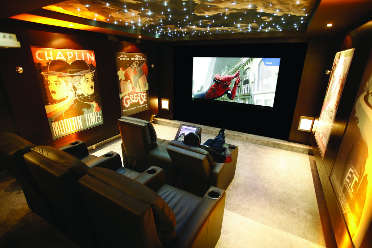 A COMPREHENSIVE GUIDE TO AN OUTSTANDING HOME THEATER